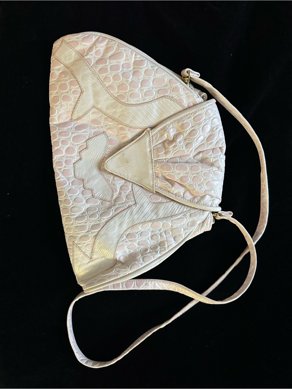 Elegant Pale Pink Textured Shoulder Bag